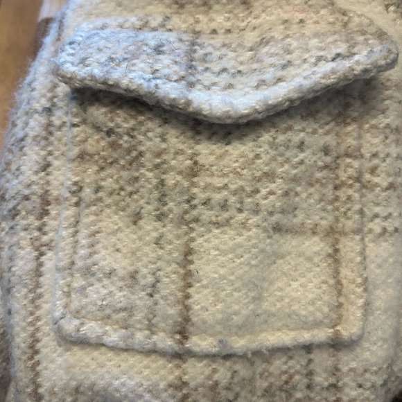 BB Dakota Cream and Tan Plaid Teddy Jacket - Size L - Picture 4 of 5